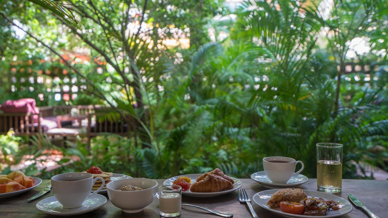 Tea Palace Urban Hotel Phnom Penh Exterior photo